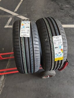 205/50R17 89V Dunlop Sport BluResponse - 2