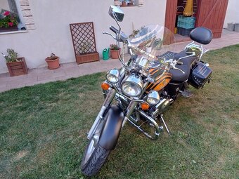 Honda Shadow VT 1100 C - 2
