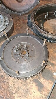 Prodám spojku, přírubu malotraktor mt8 150 32 - 2