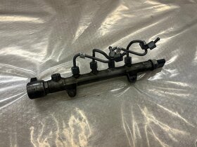 KOMPLETNÍ VSTŘIKOVACÍ LIŠTA MERCEDES W212 2.2CDI R9144Z240A - 2