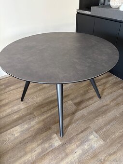 Jídelní stůl + 4 židle - 2