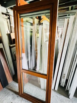 PLASTOVÉ BALKONOVÉ DVEŘE ZL.DUB TROJSKLA 88x218-PLZEŇ - 2