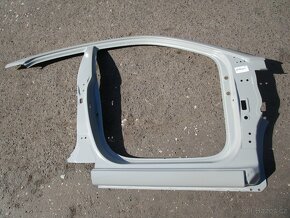 Hyundai i20 zbytek pravé bočnice 71122-C8000 - 2