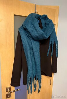 Petrolejová velká zimní šála z Barcelony, nová, sleva. - 2