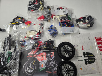 STAVEBNICE Technic Ducato V4 Motocykl - 2