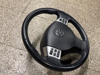 Kožený volant Nissan Note E11 / Tiida / Versa C11 - 2