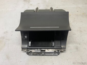 ŠKODA OCTAVIA 2 2004-2013 - PŘEDNÍ POPELNÍK ČERNÝ - 2