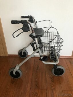 chodítko pro seniory - 2