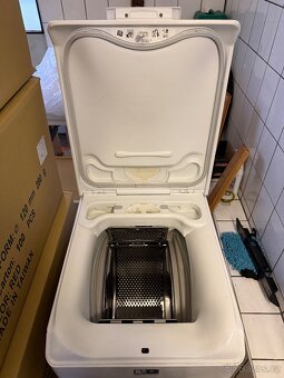 Pračka Electrolux vrchem plněná, šíře 40cm - 2