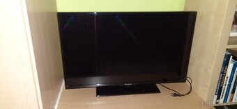 Panasonic TX-32C300E - 2