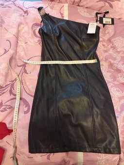 Nové Guess šaty - 2