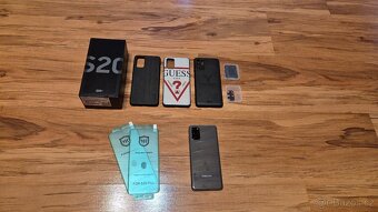 Samsung Galaxy S20+ (SM-G985F/DS),Šedý - 2