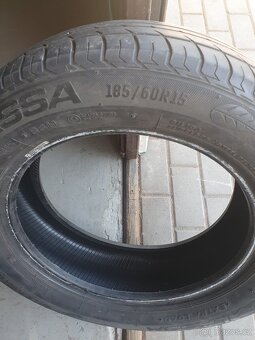 Letní pneu 185/60 R15 - 2