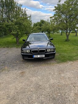 BMW E38 735i - 2