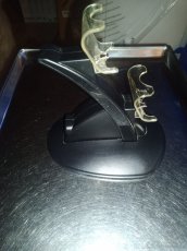 Prodám stojánek dokovací nabíjecí na 2 PS4 ovladače. - 2
