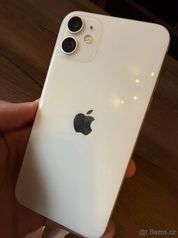 Apple iPhone 11, 128GB, bilá, nova baterie, TOP stav - 2
