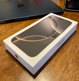 Prodám nový iPhone 16 Pro Max 256GB plus pojištění - 2