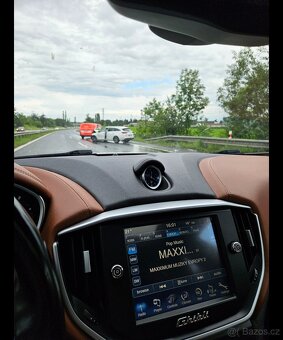 Maserati Gbihli (410 koni) - 2