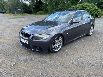 BMW 330i - 2