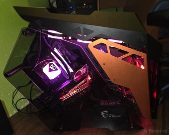 Herní PC v designové skříni viz foto - 2