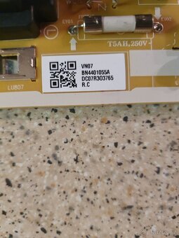 Desky z TV SAMSUNG UE65TU7022KXXH (UE65TU7022K) - 2