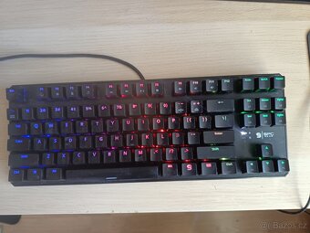 Prodám klávesnici herní RGB + myš herní a podložku pod herní - 2