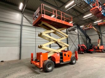 TERÉNNÍ NŮŽKOVÁ PLOŠINA JLG 3394 RT - 2