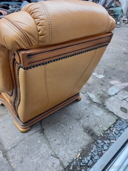 Kožené křeslo - 2