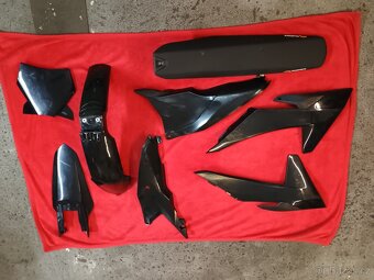 Prodám plasty na KTM - 2