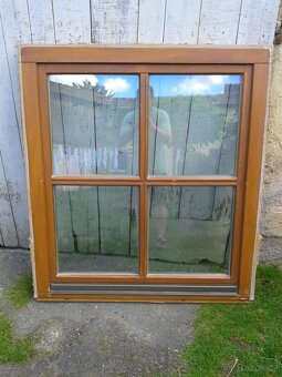 2 kusy - Dřevěné okno 111 x 123 cm - 2