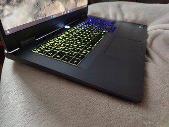 Nový herní notebook Lenovo LOQ 17 z rtx 5070 - 2
