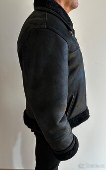 Prodám pánskou  koženou bundu Guess - 2