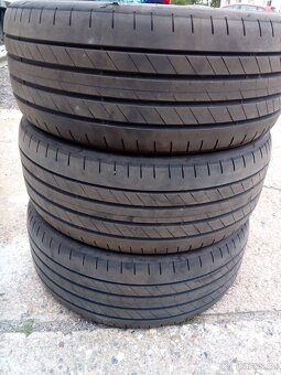 Goodyear letní 2+1 zdarma v rozměru 235/40 R 19 - 2