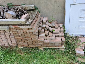 Zámková červená dlažba 14x14x6 cm - 2