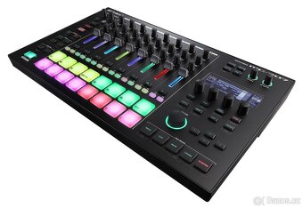 Roland MC-707 / Groovebox - 2