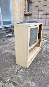 HORNÍ ČÁST KREDENCE - 2