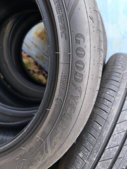 Goodyear 215/50 R18 - 2