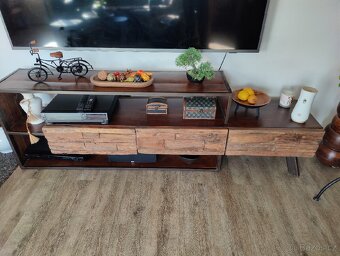 Obývací stěna s jídelním stolem - 2