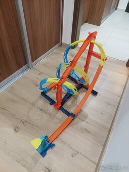 Predám sady Hot Wheels – garáž + dráhy - 2