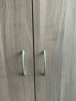 Šatní skříň - 2