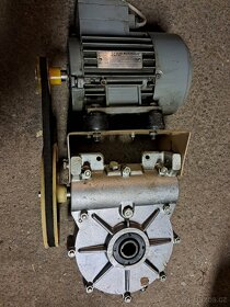 Motor s převodovkou - 2