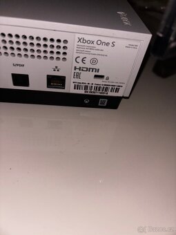Xbox One S - 2