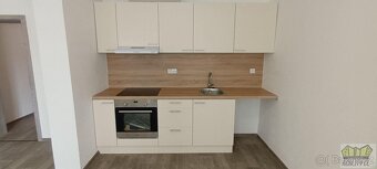 Pronájem prostorného bytu bytu 2+1 v České Lípě na Ladech - 2