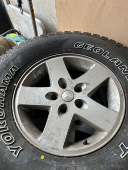 Kola Jeep Wrangler Yokohama geolandar 285/75 r17 - 2