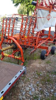 Shrnovač sena a píce KUHN - 2