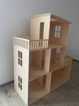 Dřevěný domek pro panenky - 2