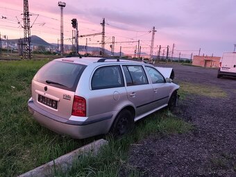 Páté dveře Škoda Octavia 1 combi - 2