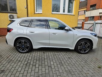 PRODÁM BMW iX1 xDRive30,1.MAJ,M-PAKET ZÁRUKA DO 11/2026 - 2