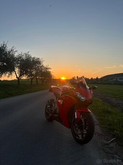 Honda cbr 1000 rr - 2