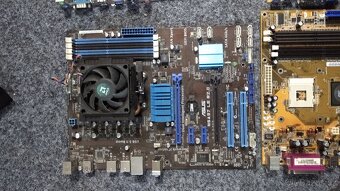 základní desky - 2